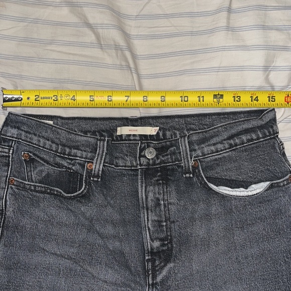 Black Levi’s, button up cutoff denim shorts!! - Picture 3 of 10